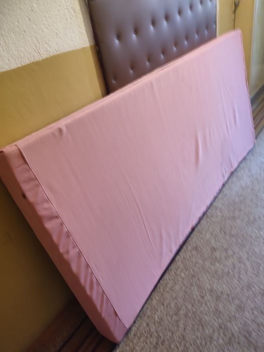 Продавам дюшек 190/90/10