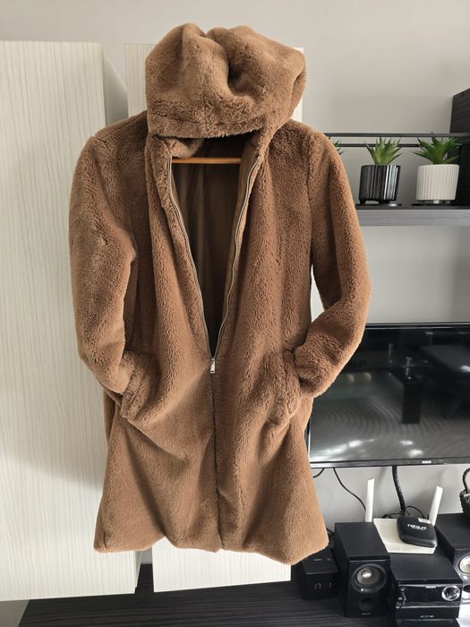 Пухкаво кафяво палто с качулка