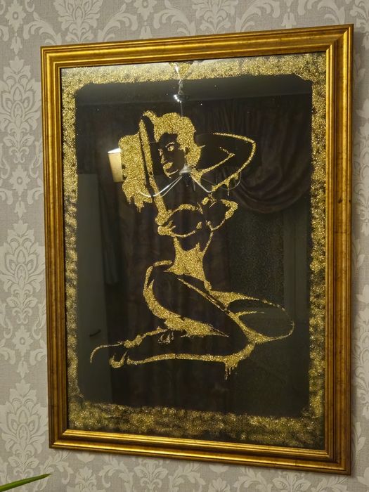 Tablou Unicat Pin-Up cu Sclipici Auriu (Handmade)