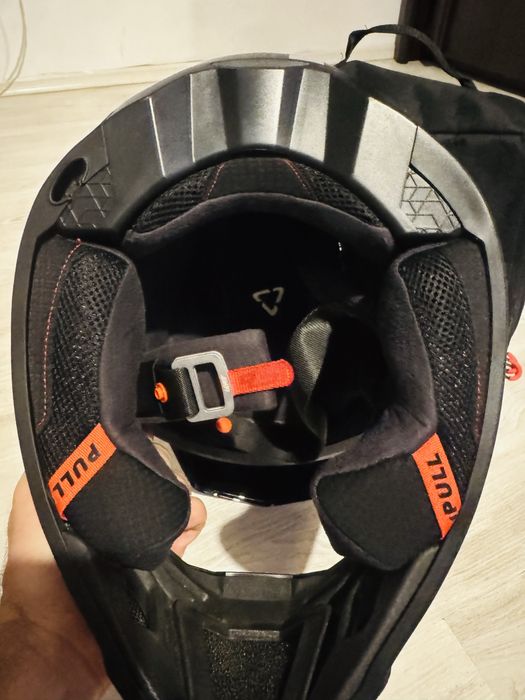 Casca enduro motocross Leatt 9.5 L full carbon