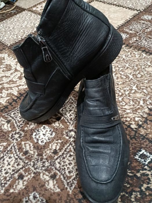 Erkaklar oyoq kiyimi