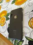 Продавам iPhone XS