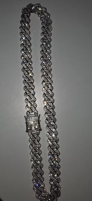 Lanț cuban de pe ice concept