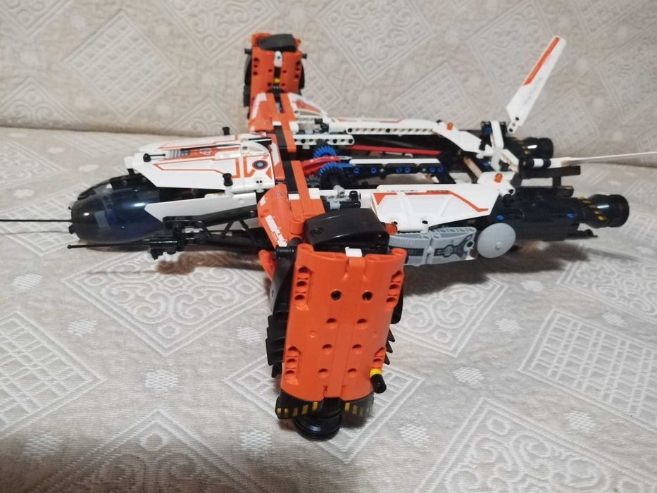 Lego navetă spațială 42181