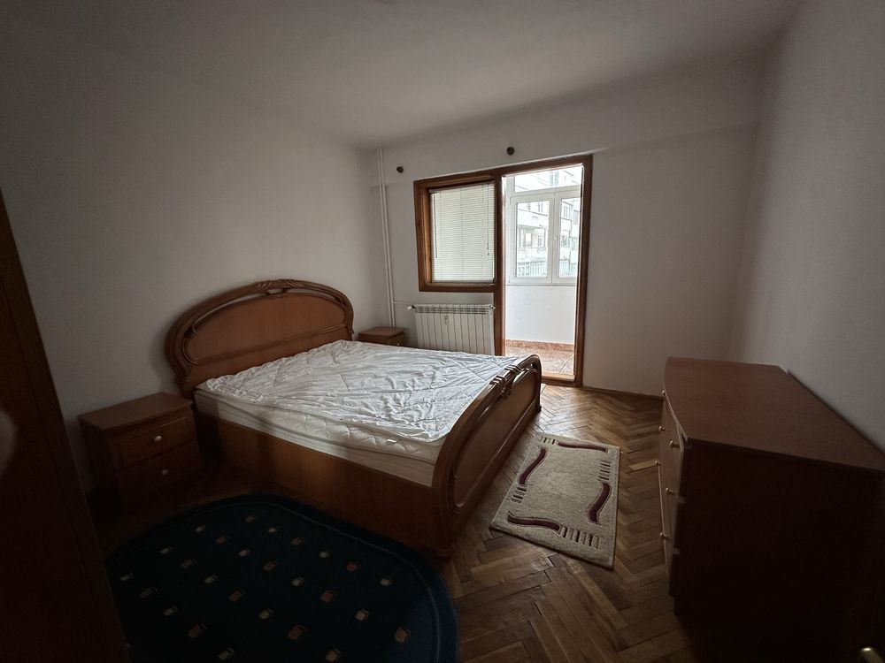 Apartament 2 camere decomandat zona Piata Noua