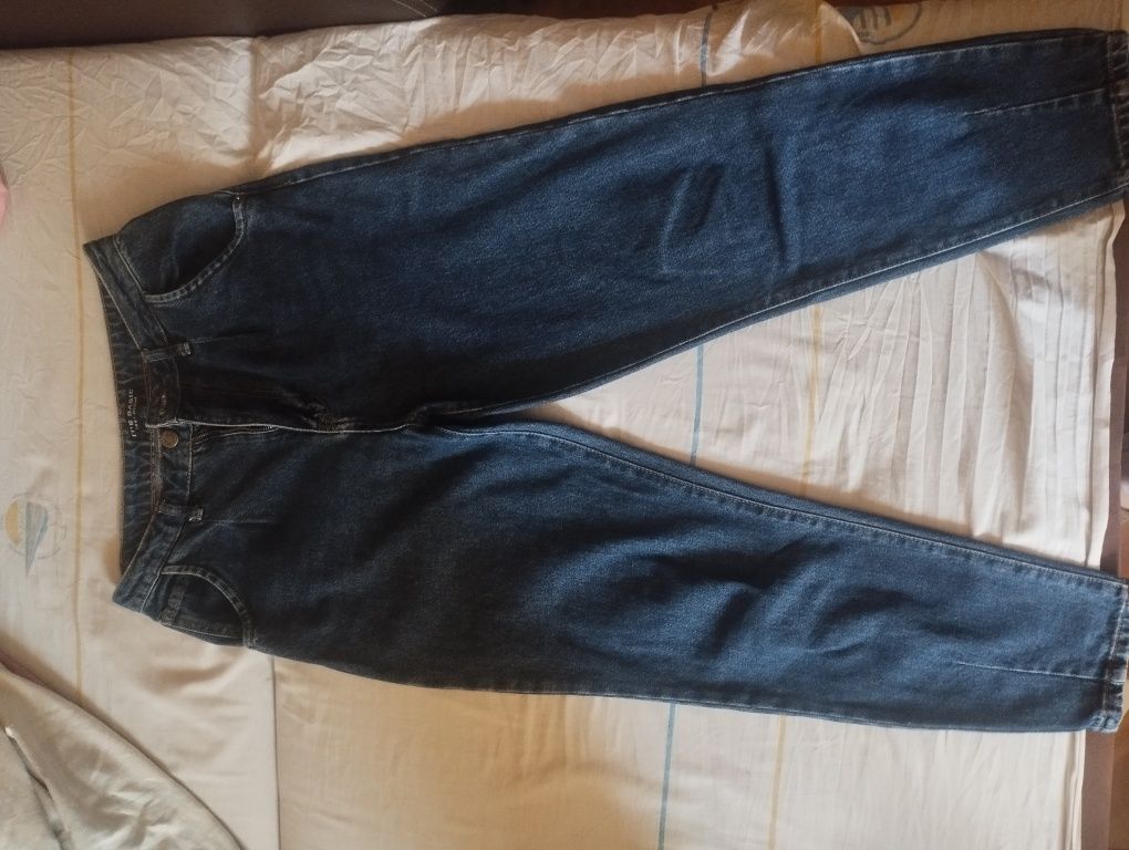 Продам джинсы 2000
