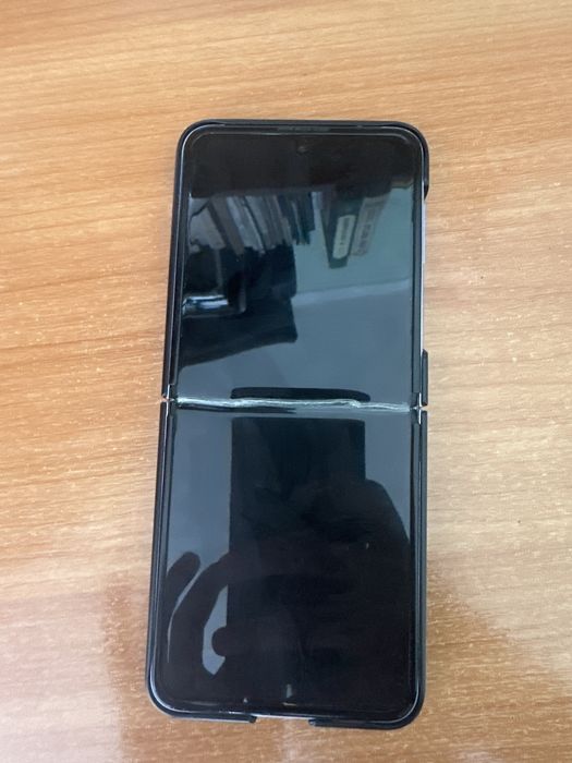 Samsung Galaxy Z Flip3 5G