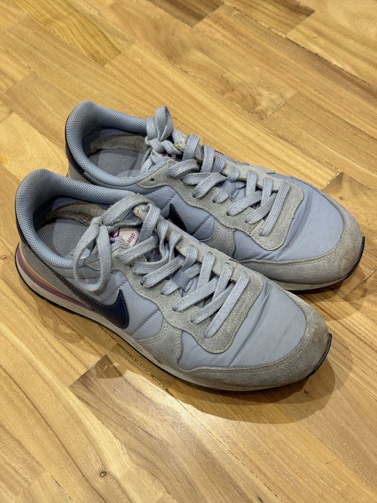 Кроссовки женские Nike оригинал б/у