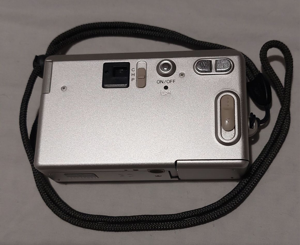 Фотоапарати MINOLTA VECTIS 300L APS, сребърен и Fuji  моментен