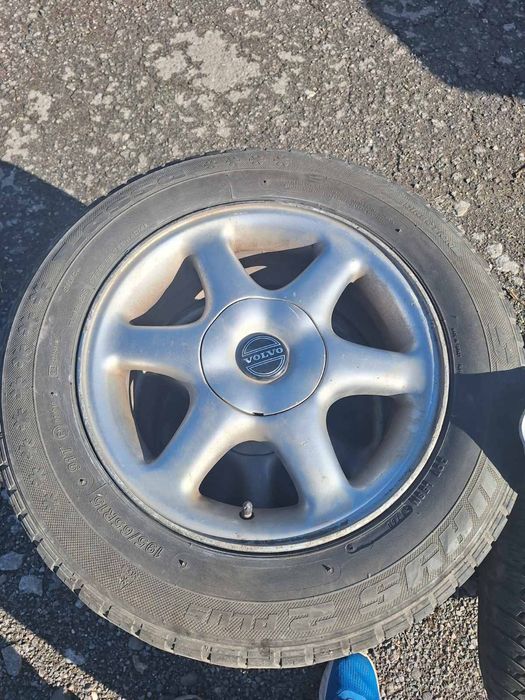 Четири зимни гуми