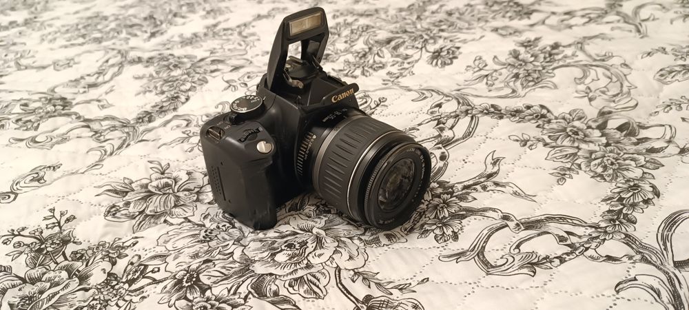 Vând Canon 350 D