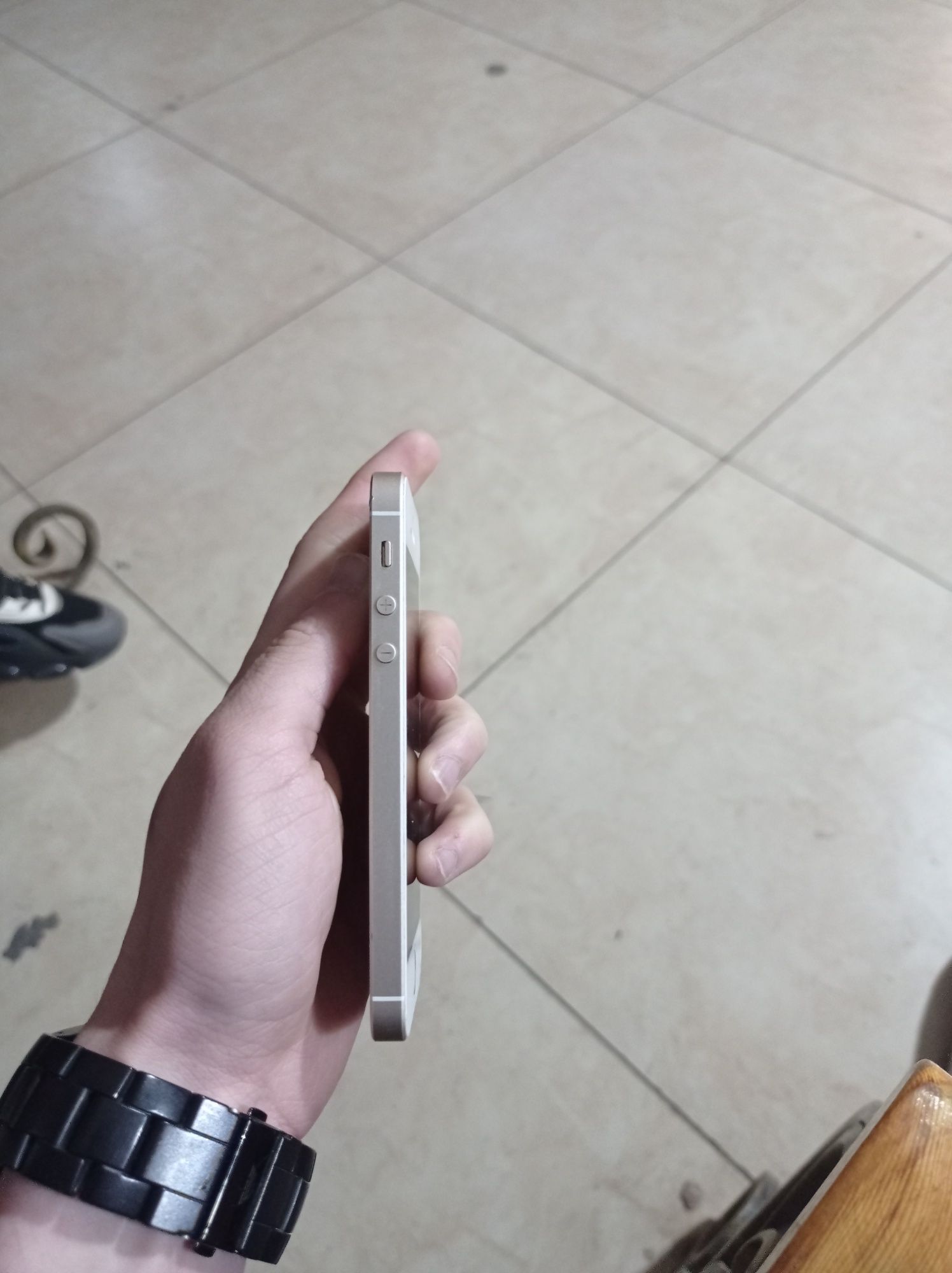 Iphone 5s e, с гарантией