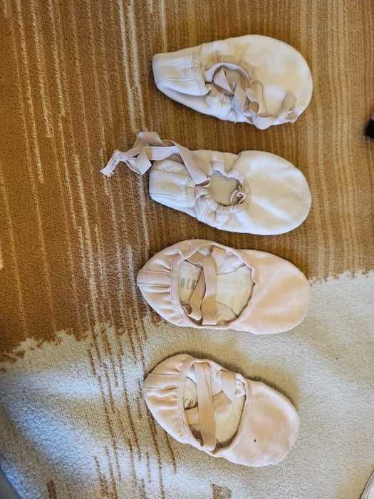 Cipici demi poante/flexibili de dans, balet-ambele perechi 30 lei
