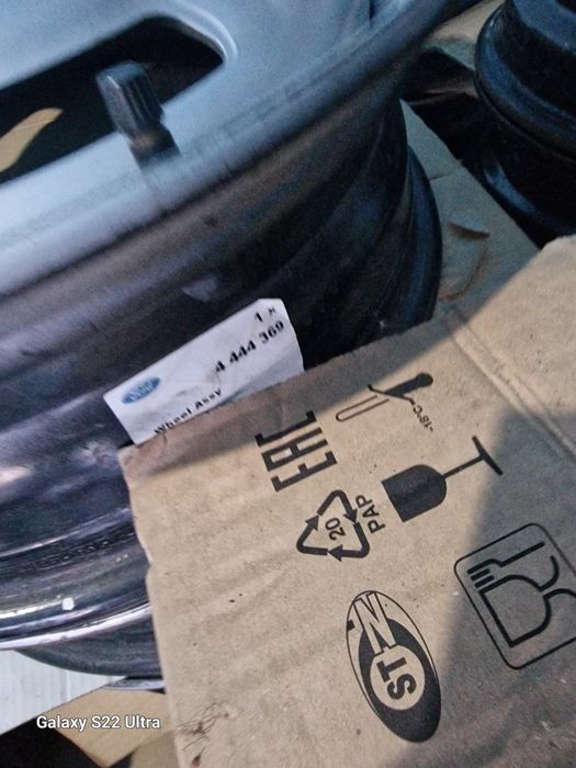 Ford бусови 15 цола и 16 цола 51/2 и 61/2J Перфектно състояние