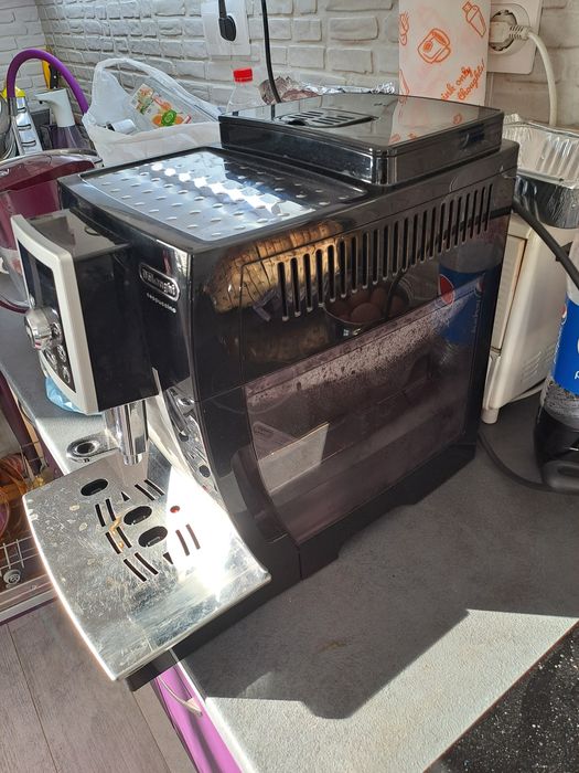 Кафе машина Delonghi Capocino Ecam 23.463B