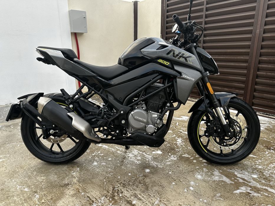 CFMOTO 300NK 2025