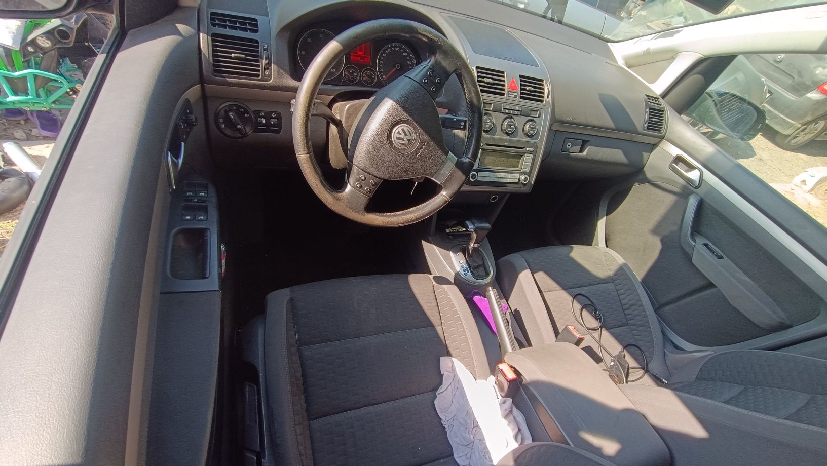 Продавам VW Touran 1.9tdi 105кс. 
и ВСЯКАКВИ Голф 5ци на ЧАСТИ