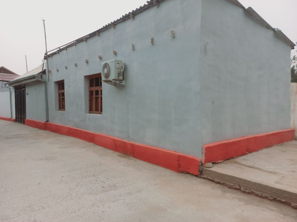 Xovli uy sotiladi