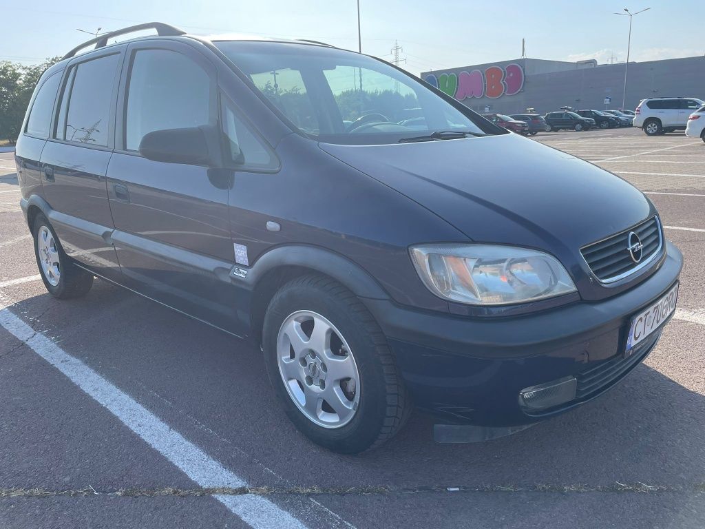 Proprietar vand opel zafira