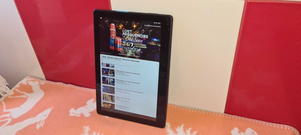 LENOVO de 10 inch = 180  lei