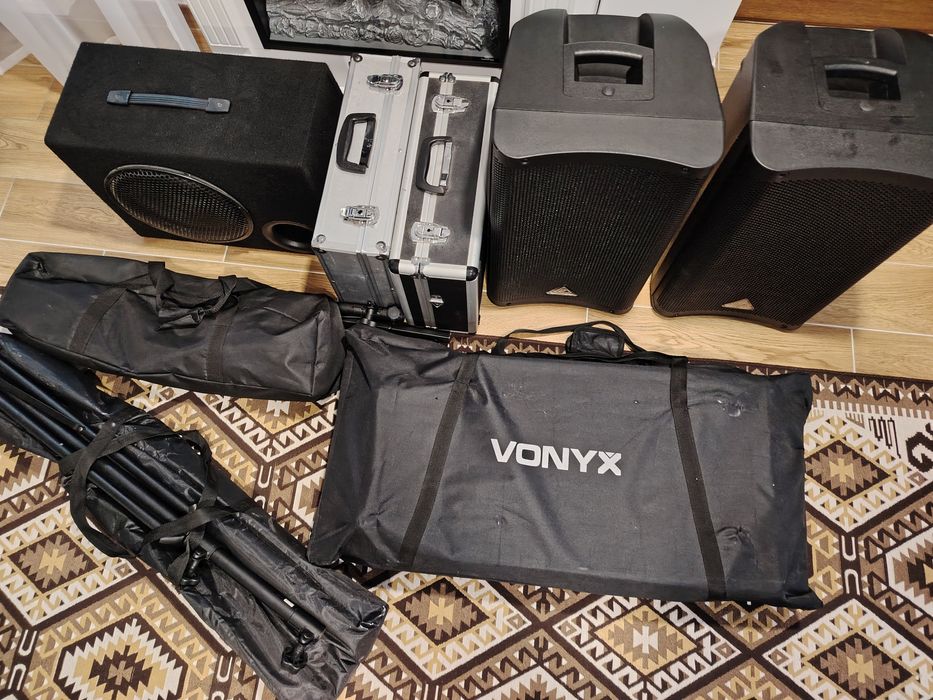 Boxe, mixer Behringer echipament DJ complet