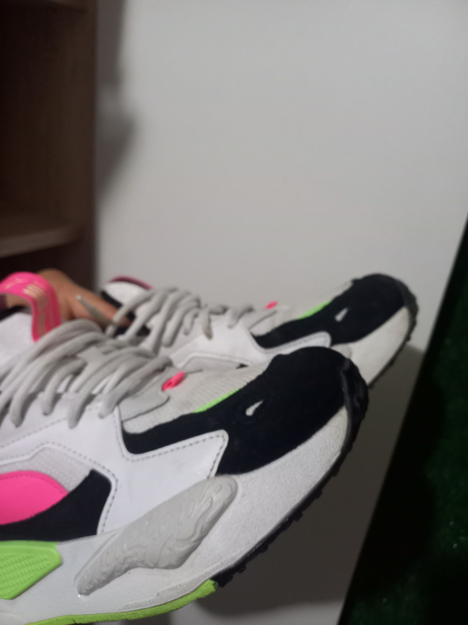 Дамски обувки Puma / Спортни обувки RS-Z Reinvent с контраст