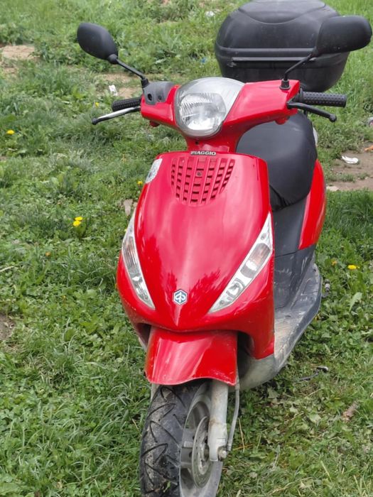 Vând scuter  49cc stare buna