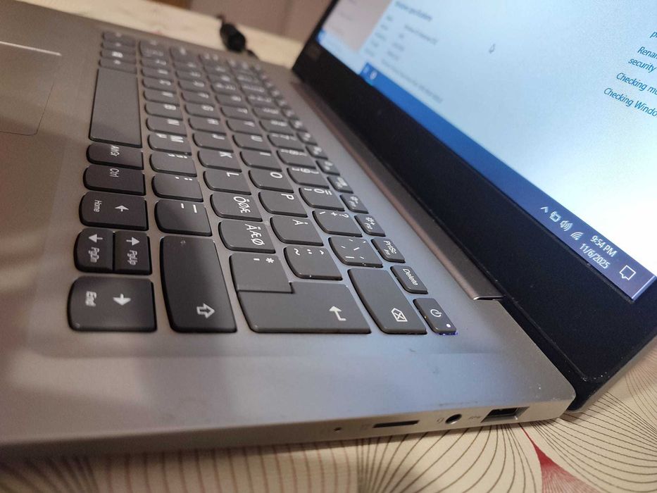Laptop Lenovo 14" Slim