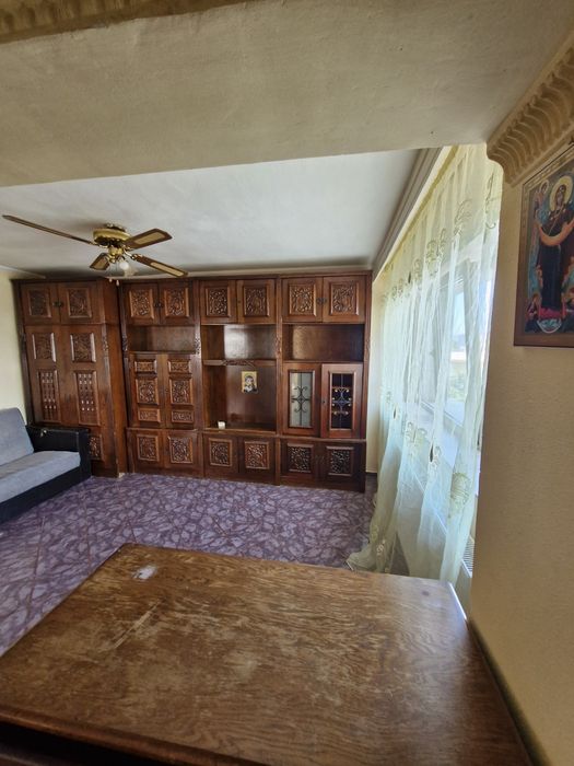 Închiriez apartament 3 camere