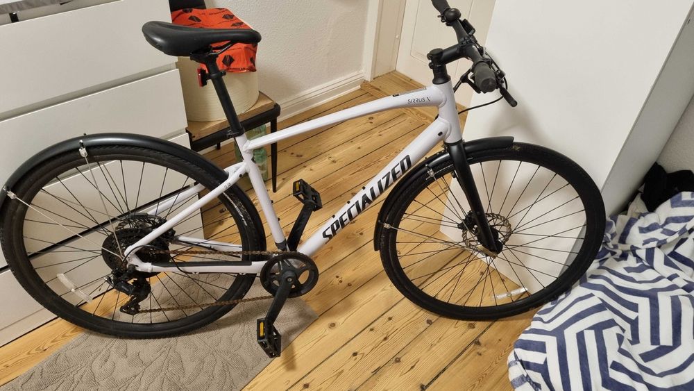 Bicicletă de oraș Specialized Sirrus X (2023) – stare excelentă, 2500