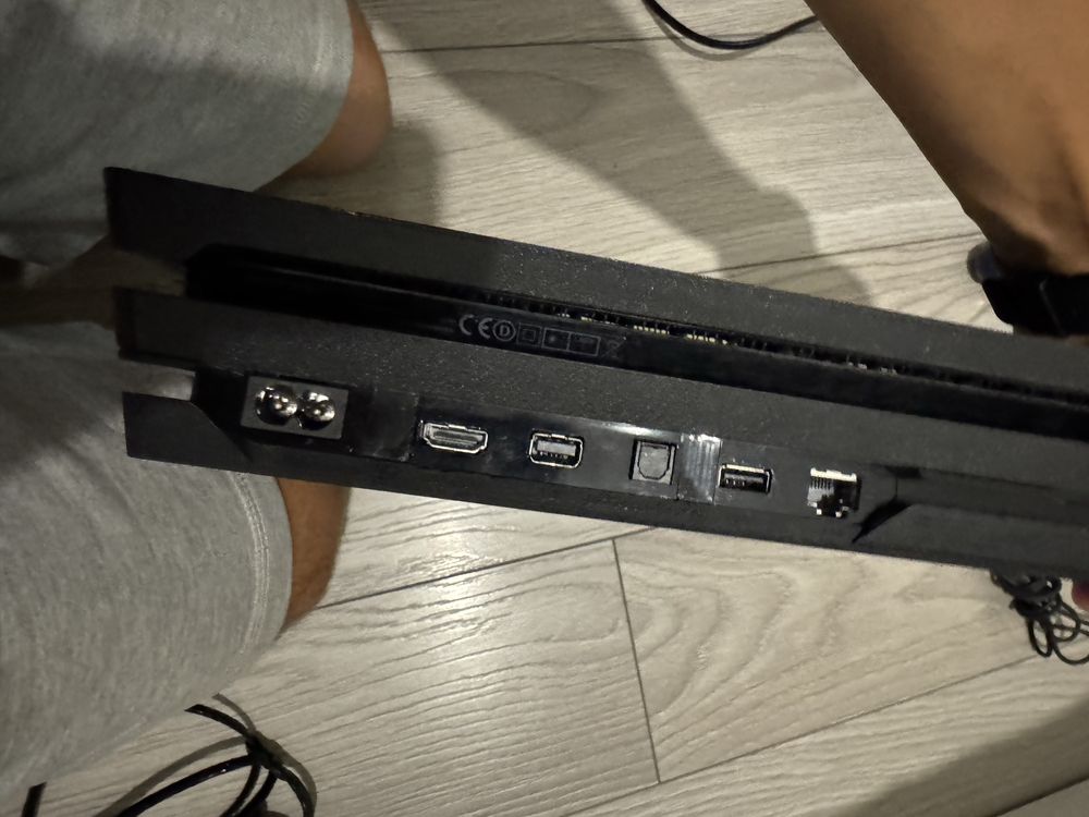 Playstation  4 slim cuh2216a