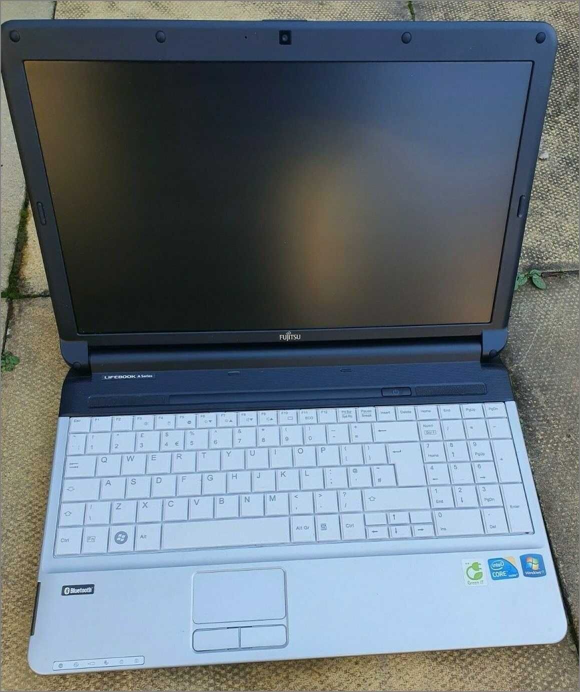 лаптоп Fujitsu A-530