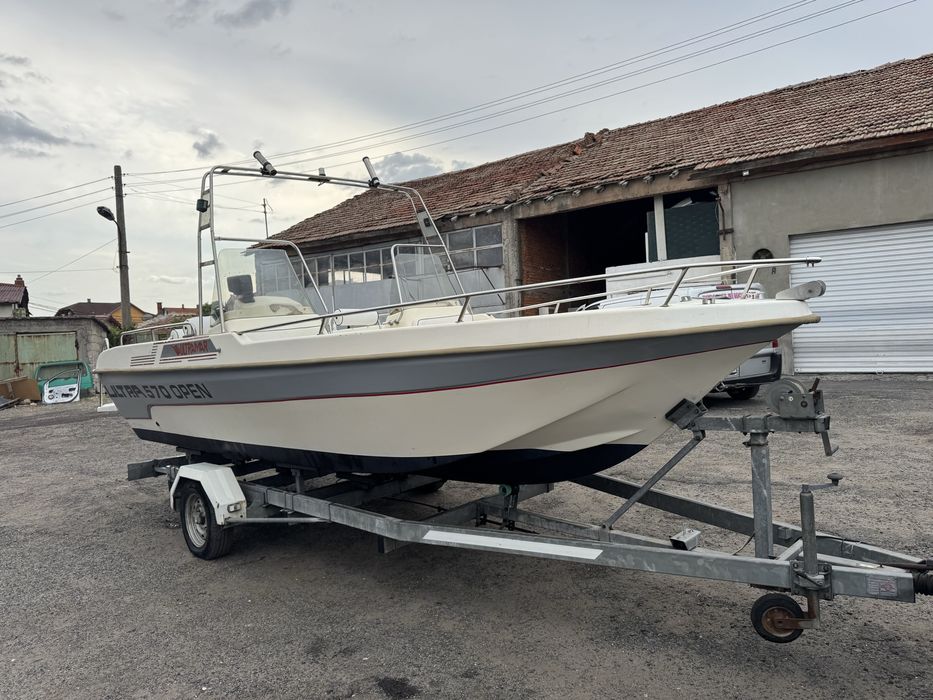 Лодка 5.7м с мотор Yamaha 115hp на 400 мото часа