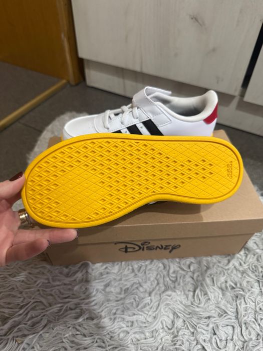 Кецове Disney adidas