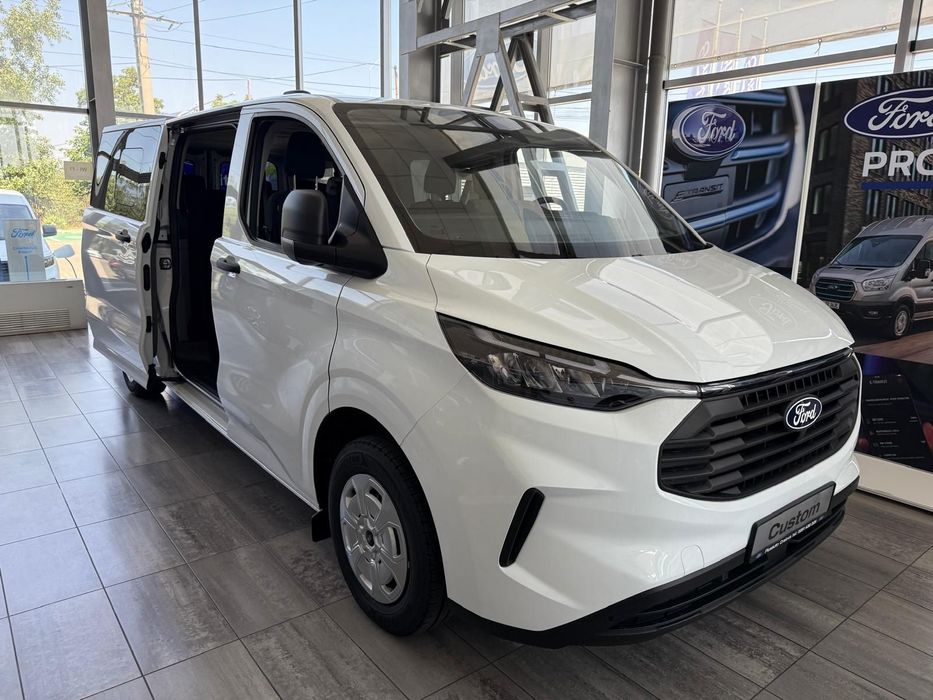 Ford Transit Custom Ford Transit Custom 8+1 Locuri