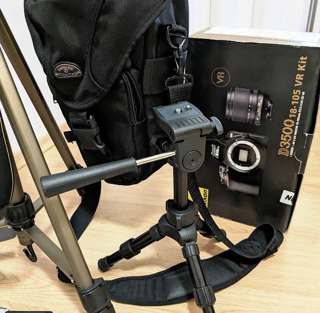 Nikon D3500 kit + 2 trepeide + filtre + 2 baterii + geantă + accesorii