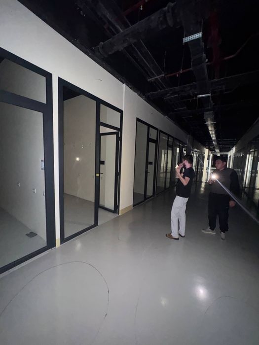 Срочно продаётся коммерский помещения Т,Ц Ибн Сино рядом Орикзор