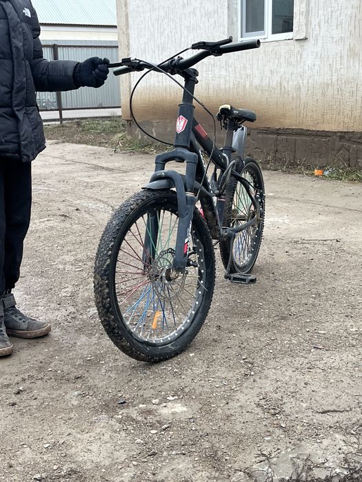 Подвеска есть цепь все четко не крашыный