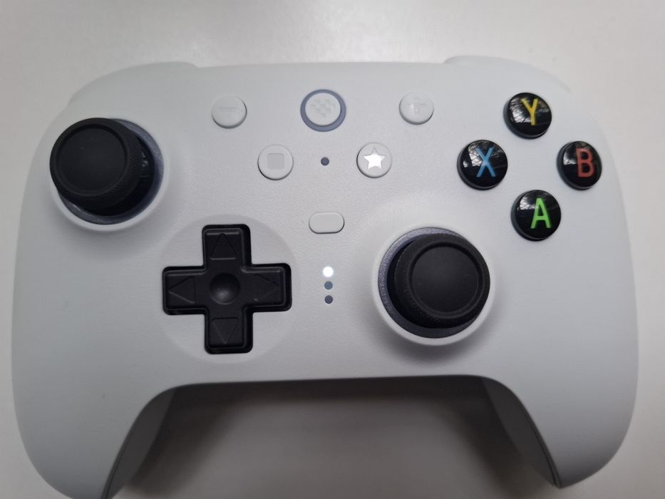 Игровой контроллер 8BitDo Ultimate 2 Wireless Controller белый