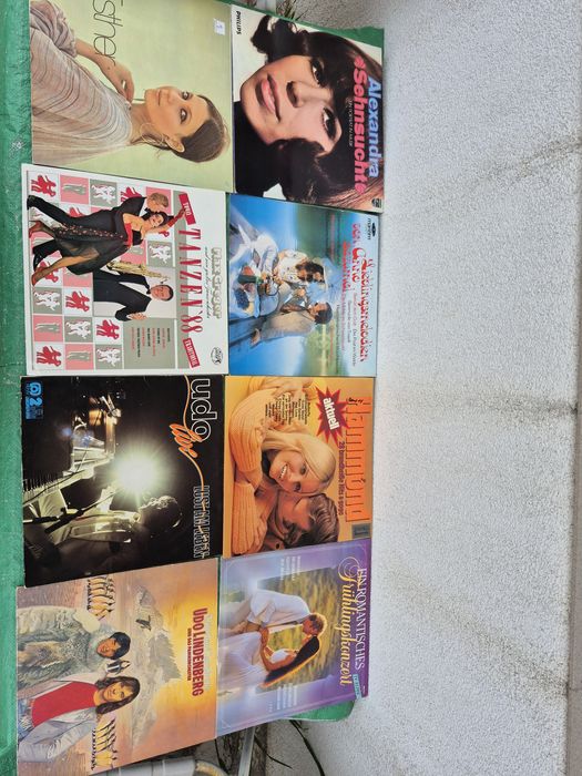 Vând Lot 150LP Discuri Vinil colectie muzica usoara straină mixta