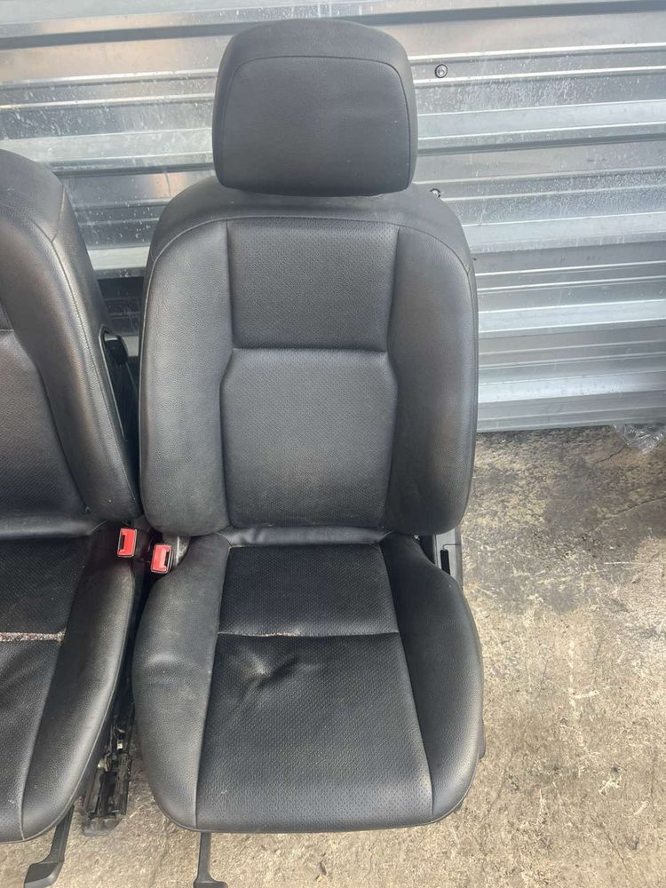 Кожен салон перфо кожа Mercedes W204 комби Н169 с дефект дясна седалка