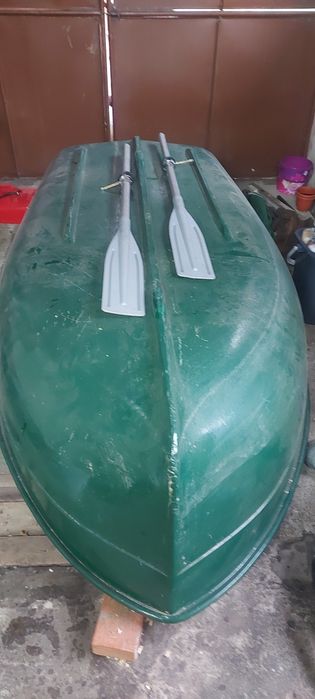 Vând barcă fibră de sticlă