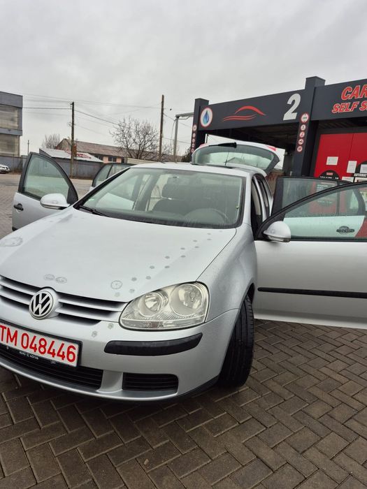 Volkswagen Golf Vând golf 5 19 tdi