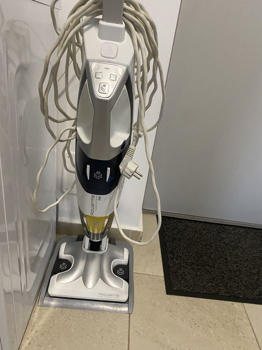 Aspirator vertical cu abur Rowenta