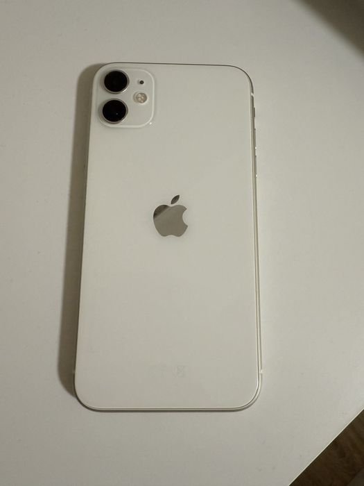 Iphone 11 бял 64 гб