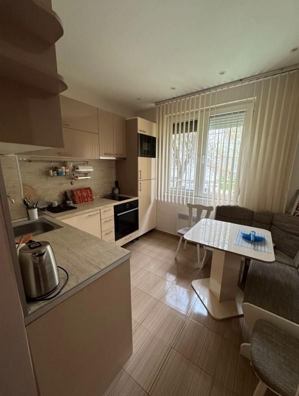 Дава се под наем Тристаен апартамент в София, Гео Милев - 68 кв.м за 750 € - Снимка #1