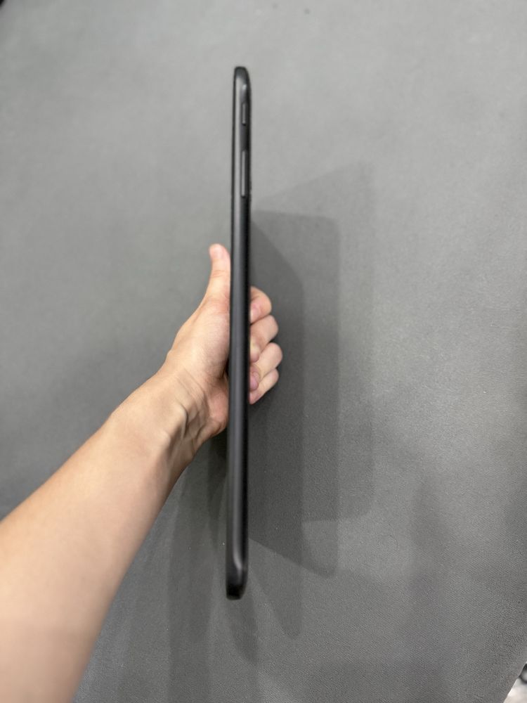 Samsung Galaxy Tab E (micro sd 16 гб) в отличном состоянии