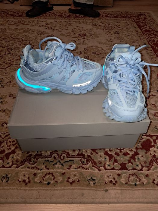 Balenciaga track led