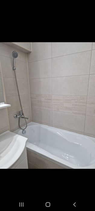 Închiriez garsoniera confort 1
