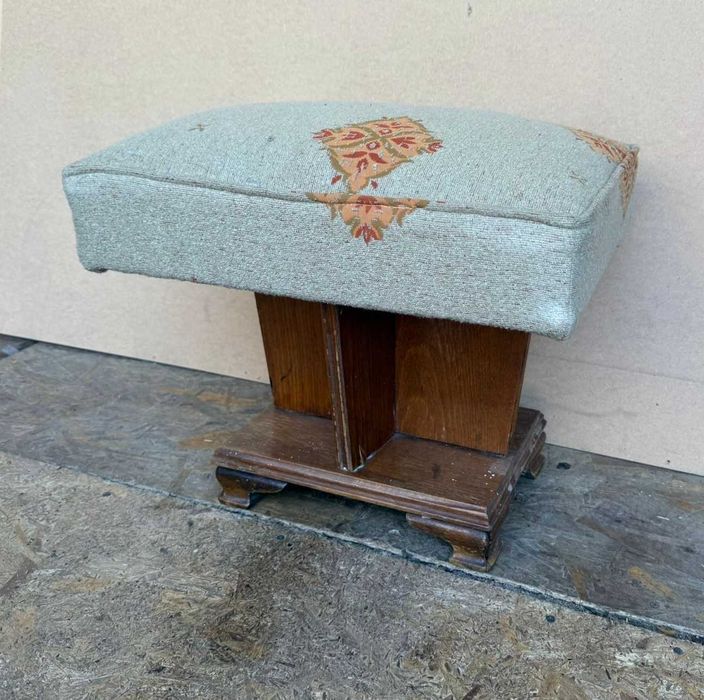 Taburet Vintage cu sezut tapitat 48x38 cm; Scaunel